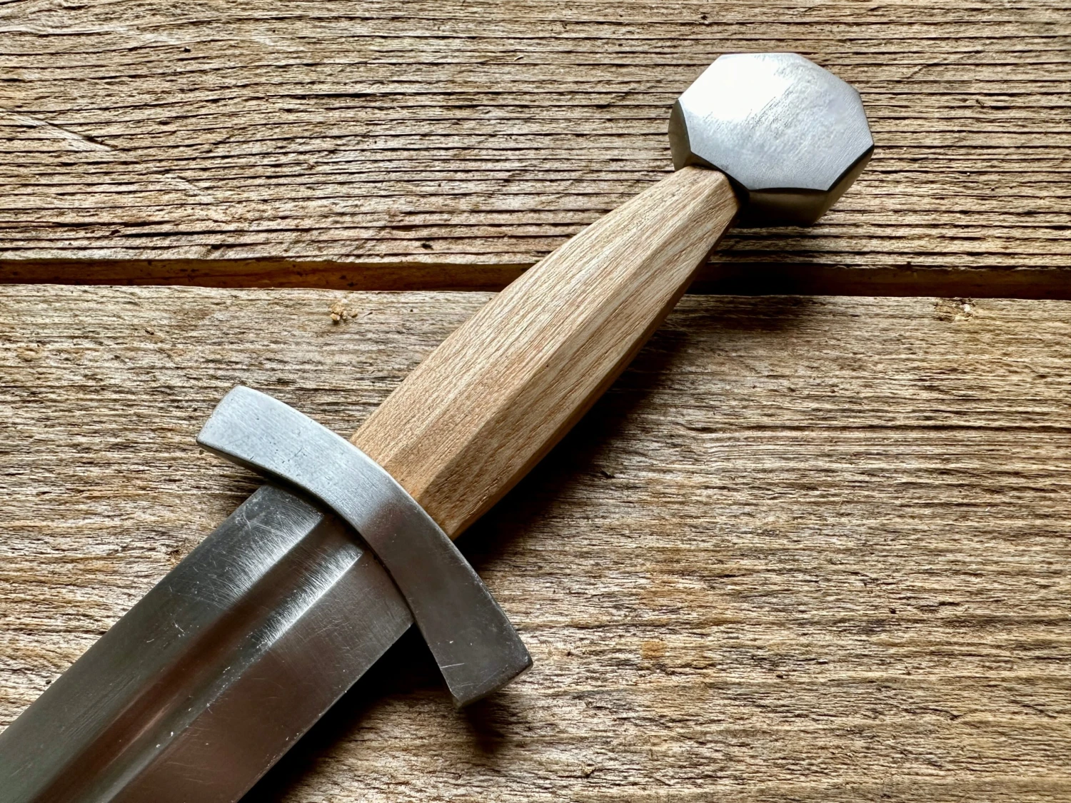 Late 13th Century Quillon Dagger - Image 4