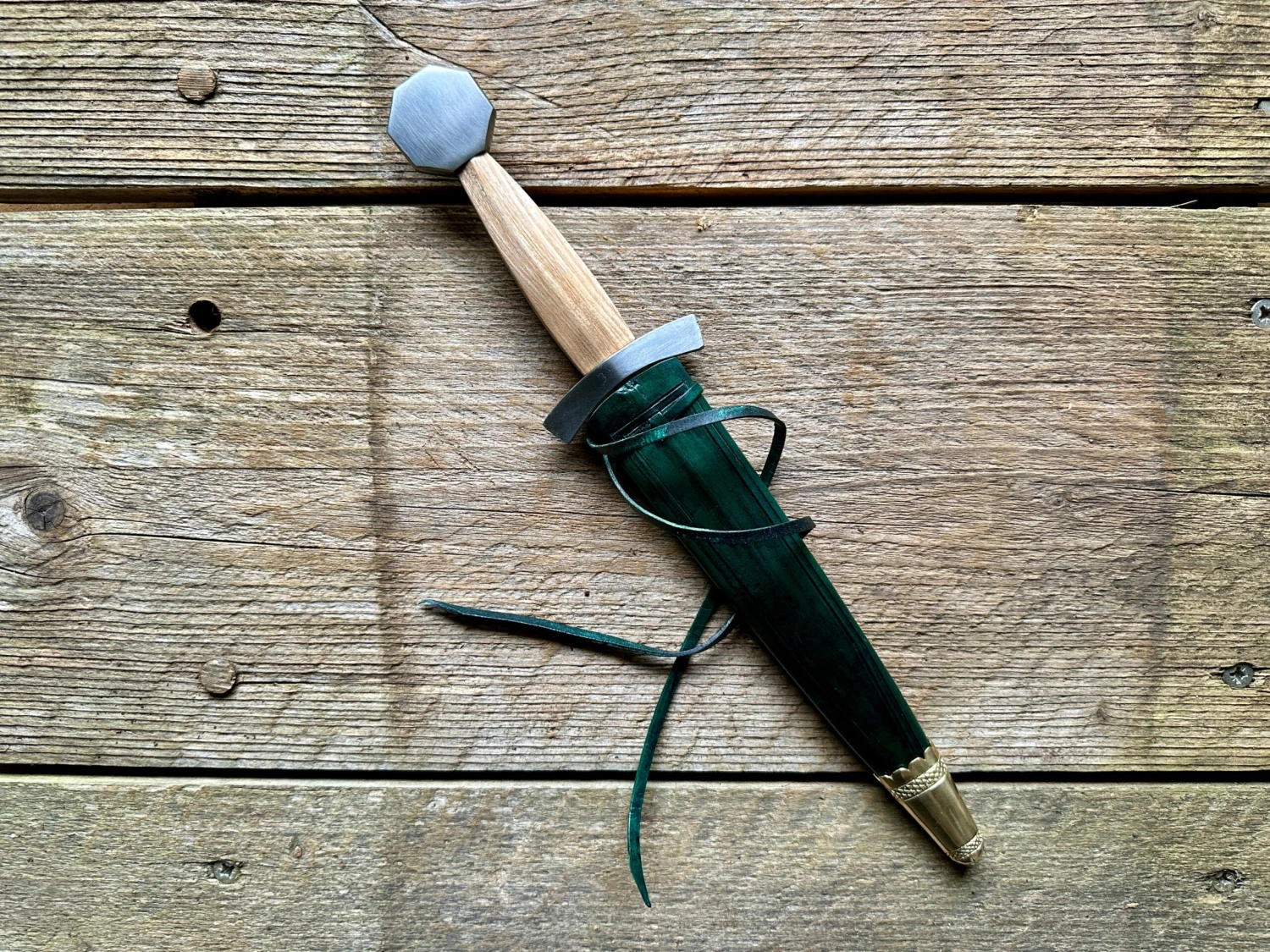 Late 13th Century Quillon Dagger - Image 5