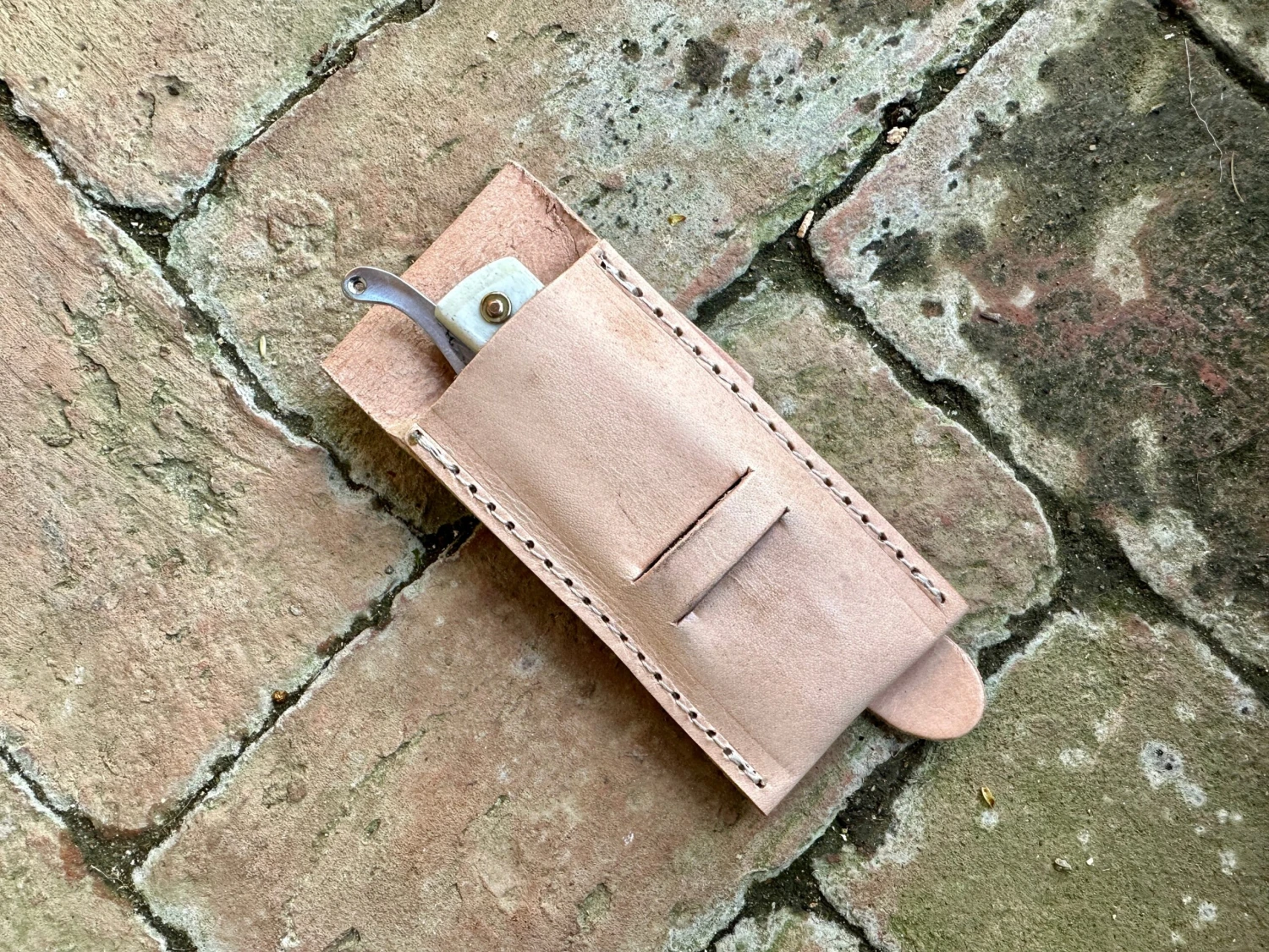 14thC-15thC Zoomorphic Folding Knife In Horn Or Bone - Image 4