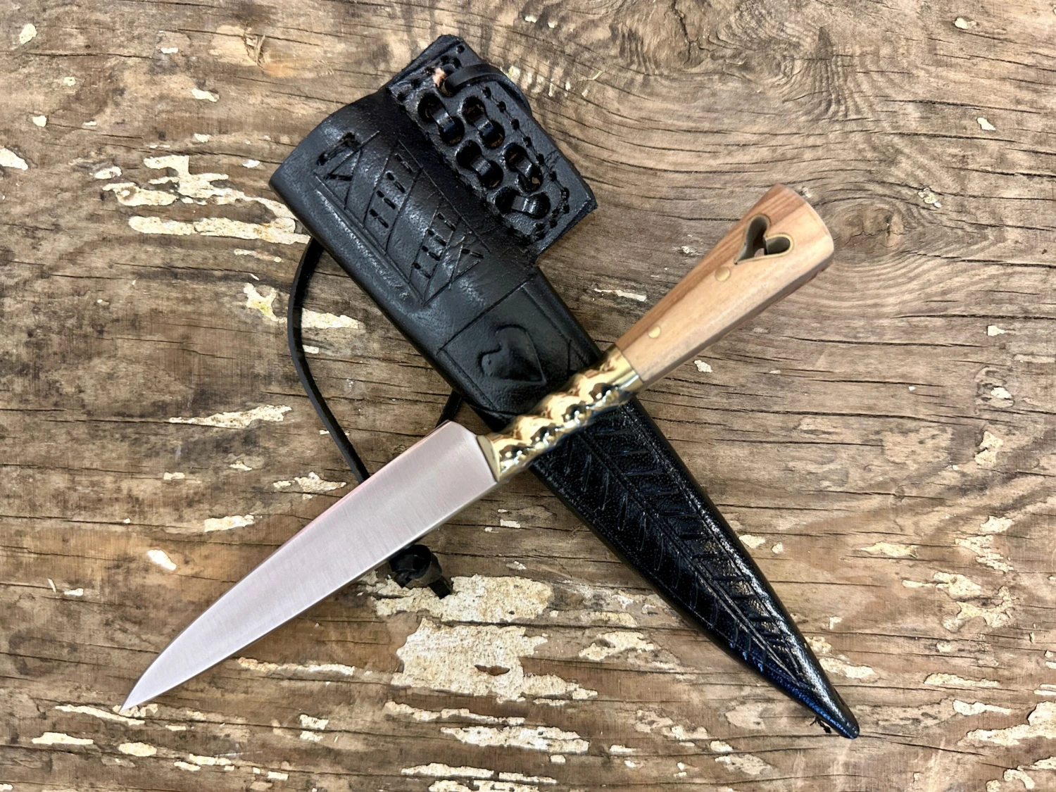 Heart Medieval Eating Knife In Olive Wood 14-15th Century - Image 3