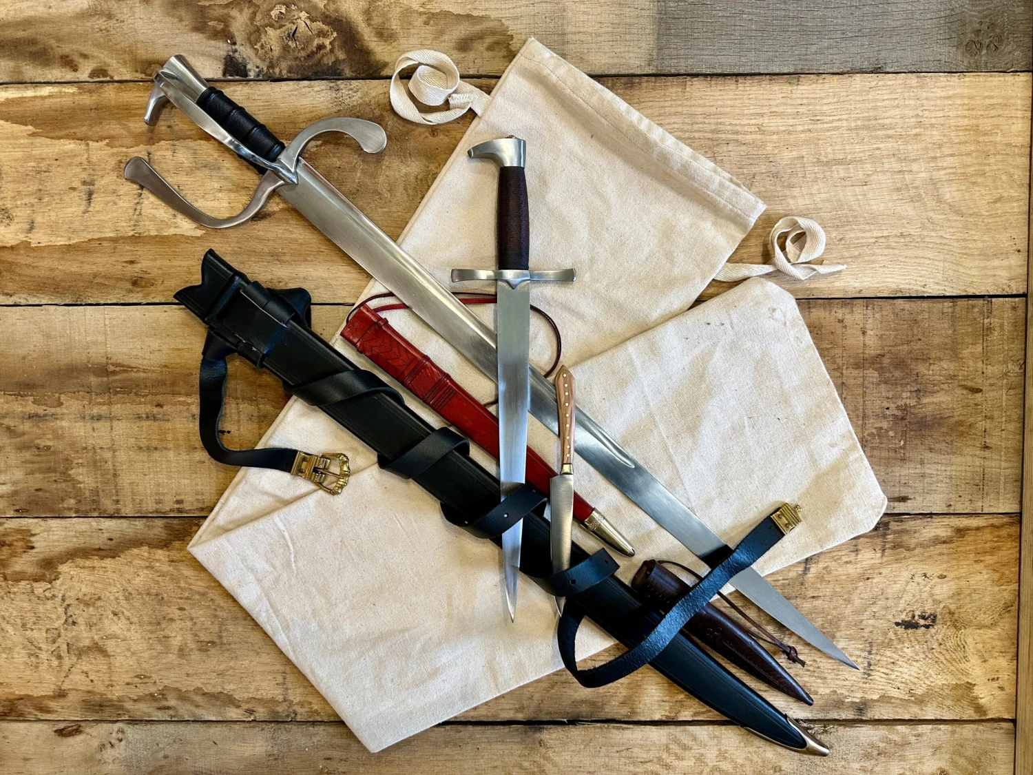 15th Century Wakefield Hanger Sword Bundle - With FREE Sword Bag