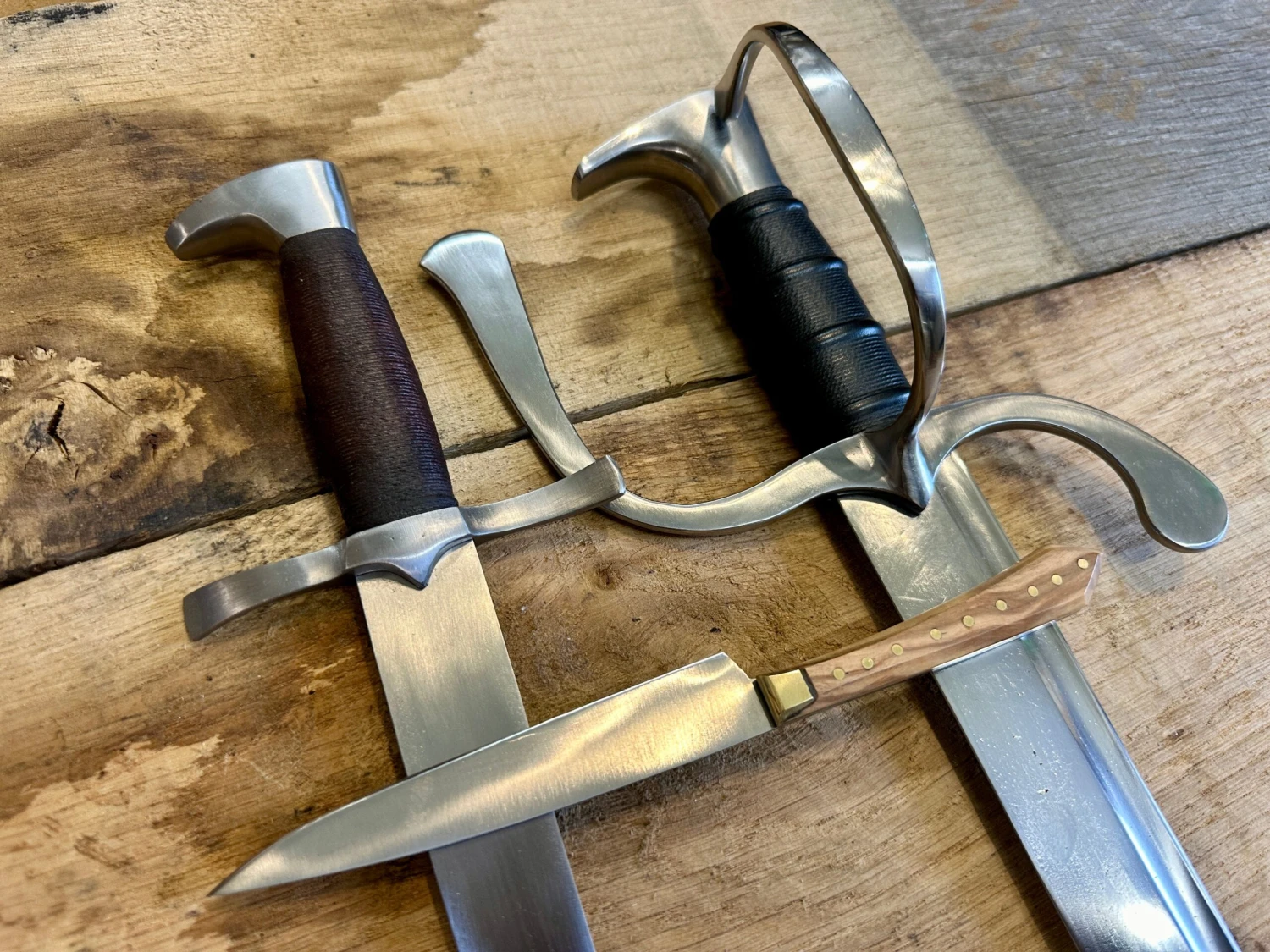 15th Century Wakefield Hanger Sword Bundle - With FREE Sword Bag - Image 6